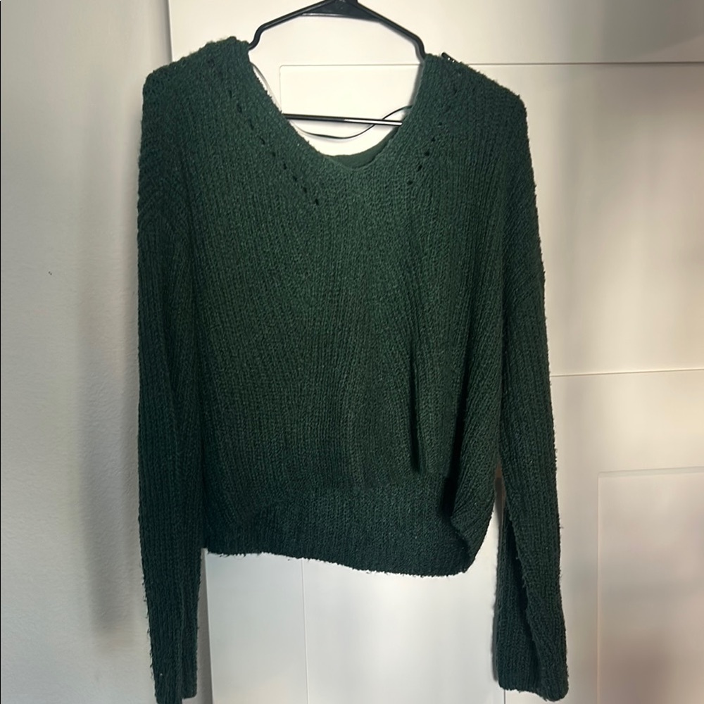Me to We Green V-Neck Sweater Relaxed Fit Knit